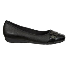 Load image into Gallery viewer, Lizzy 2
