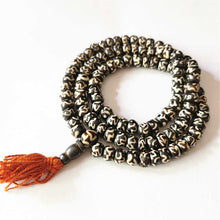 Load image into Gallery viewer, 108PCS 8mm Tibetan Buddhist OM Mantras
